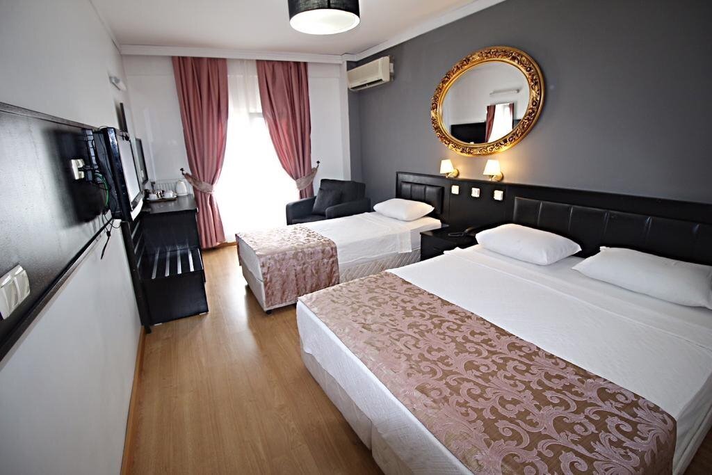 Flower Palace Hotel 3* фотосуреті