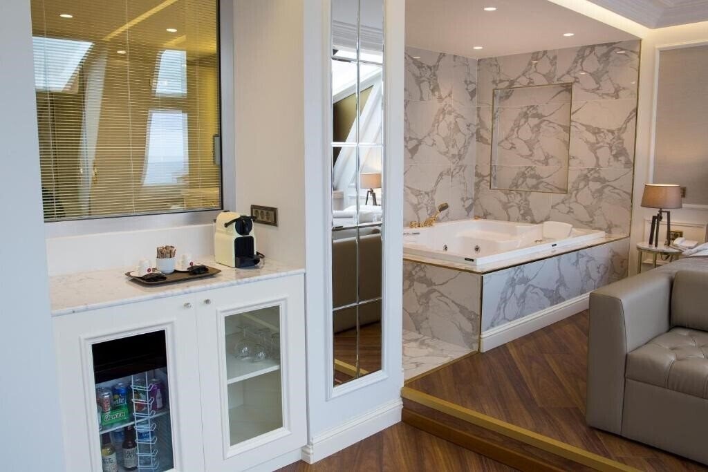 Mina Hotel 4* суреті