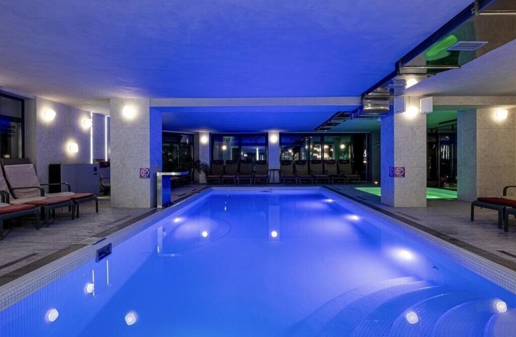 Ribas Karpaty 4* суреті