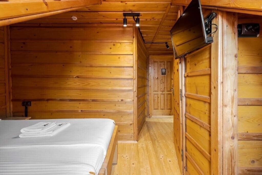 Отель Gremi Hotel 3*