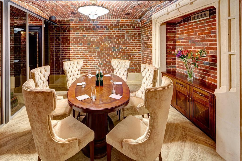 Atlas Deluxe Hotel 4* фотосуреті
