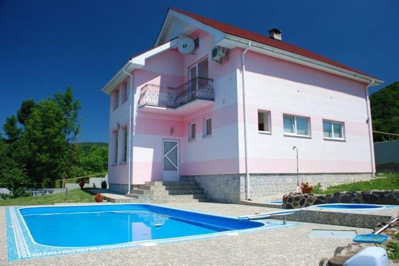 Отель Тадек частный коттедж