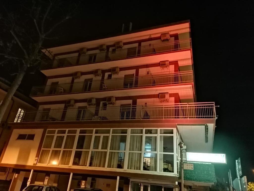 Hotel Nova Dhely 3* фотосуреті