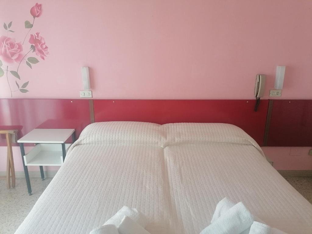 Hotel Nova Dhely 3* қонақ үйі