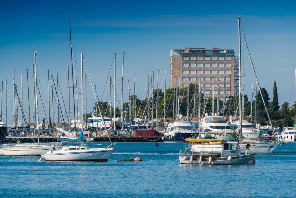 Фото Guest House Adriatic - Rooms Jadran 2*