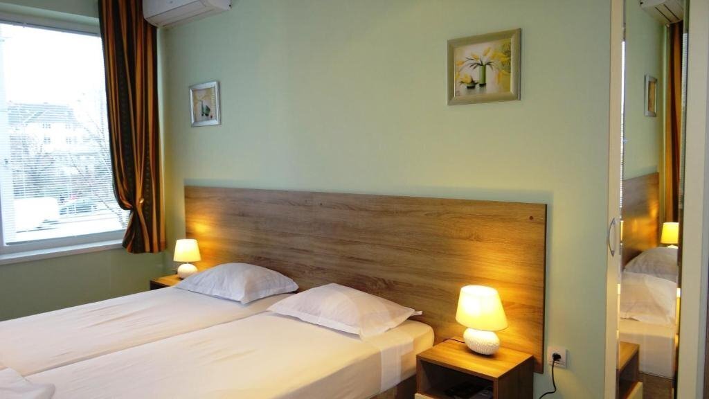 Отель Guest Rooms Kom 1*