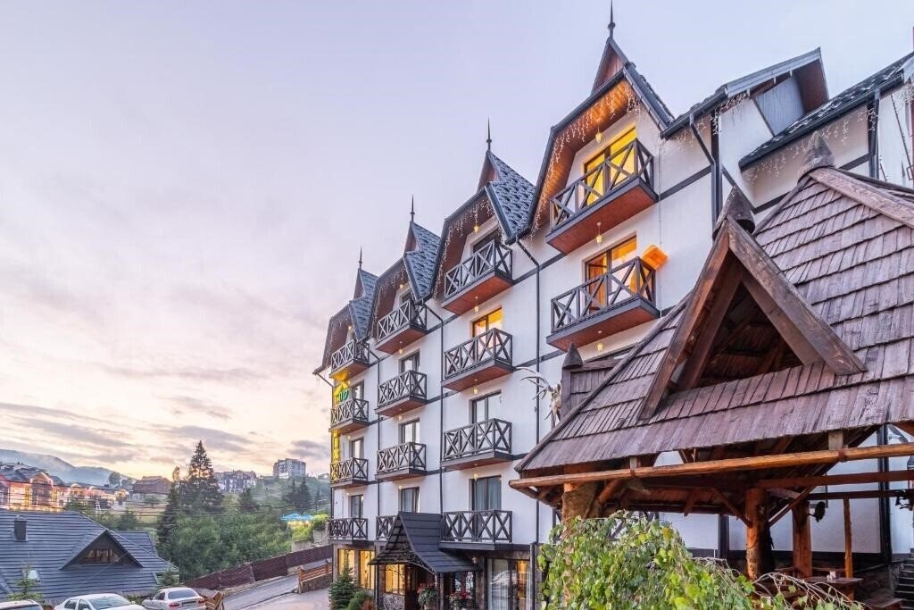 Під Стріхою 4* қонақ үйі