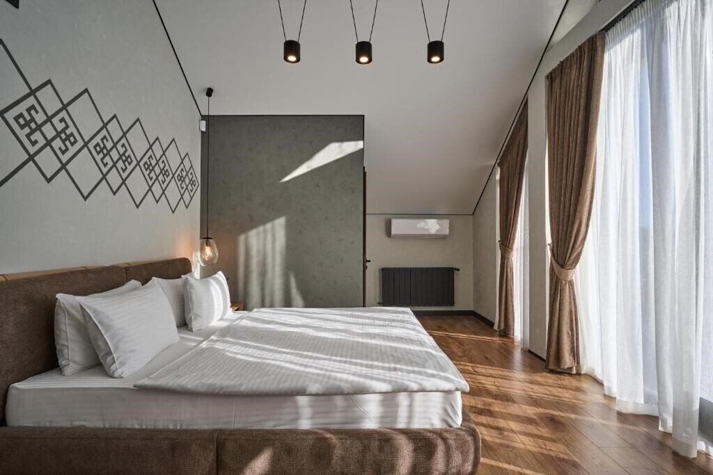 Фото Fomich Residence Guesthouses 3*