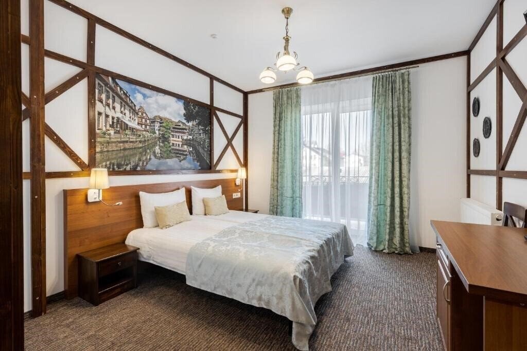 Поезія мандрів 4* суреті