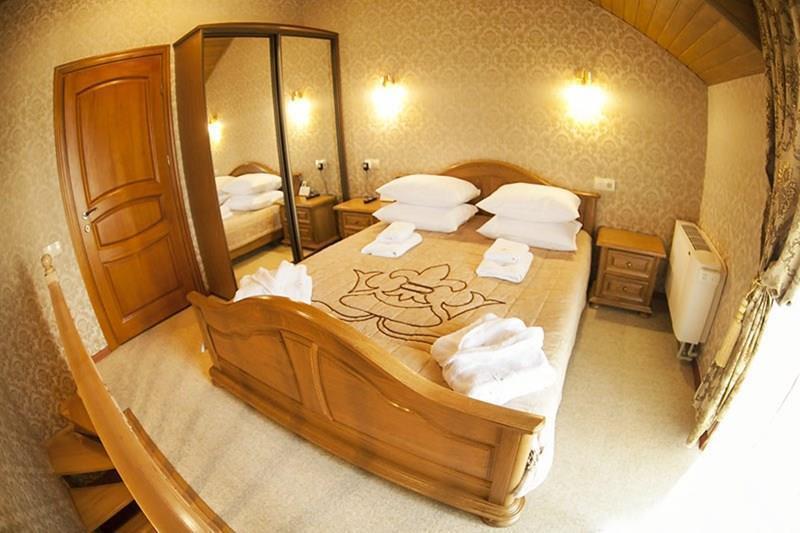 Картинка Золотая Корона 3*