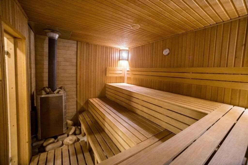 Отель Причал 80 4*