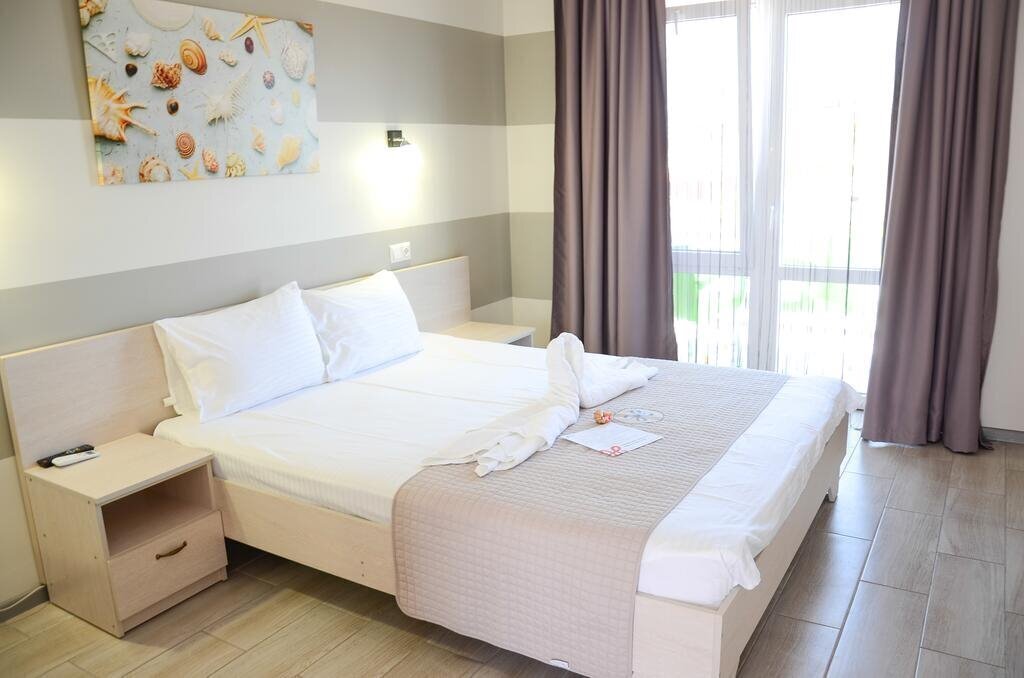 Family Hotel Happy Inn 4* суреті