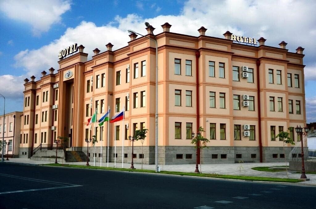 Отель Diyora 4*