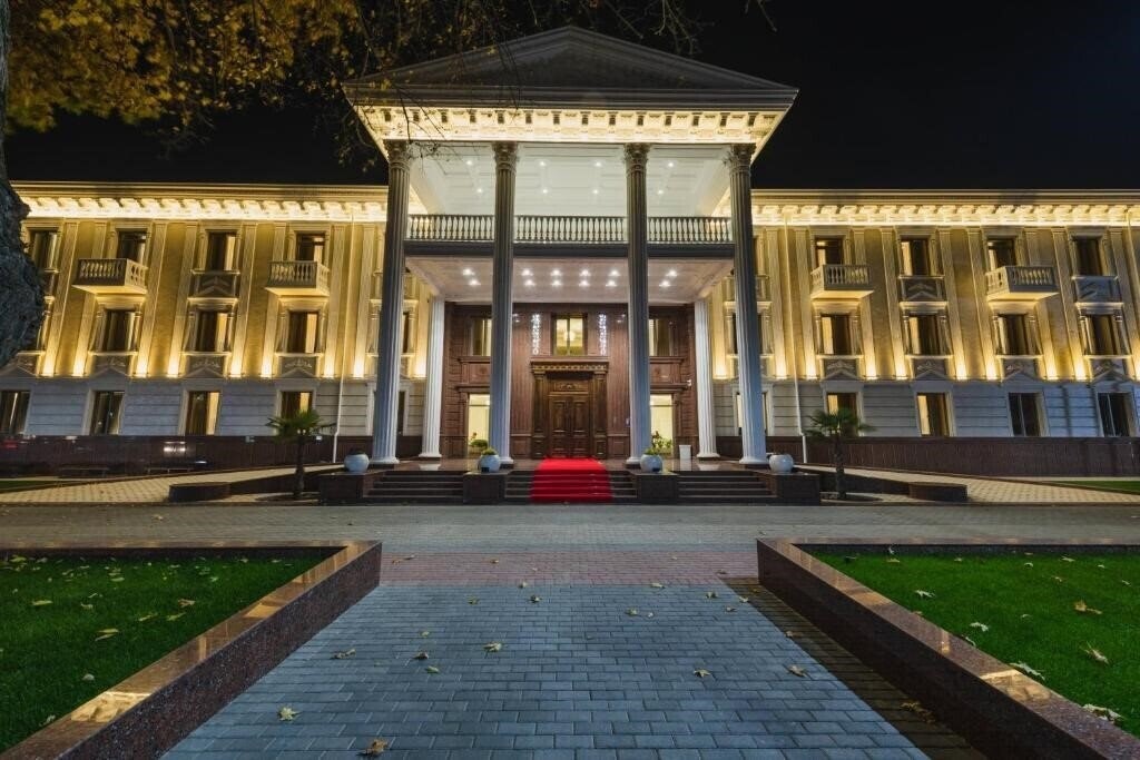 Zarafshon Parkside 4* қонақ үйі