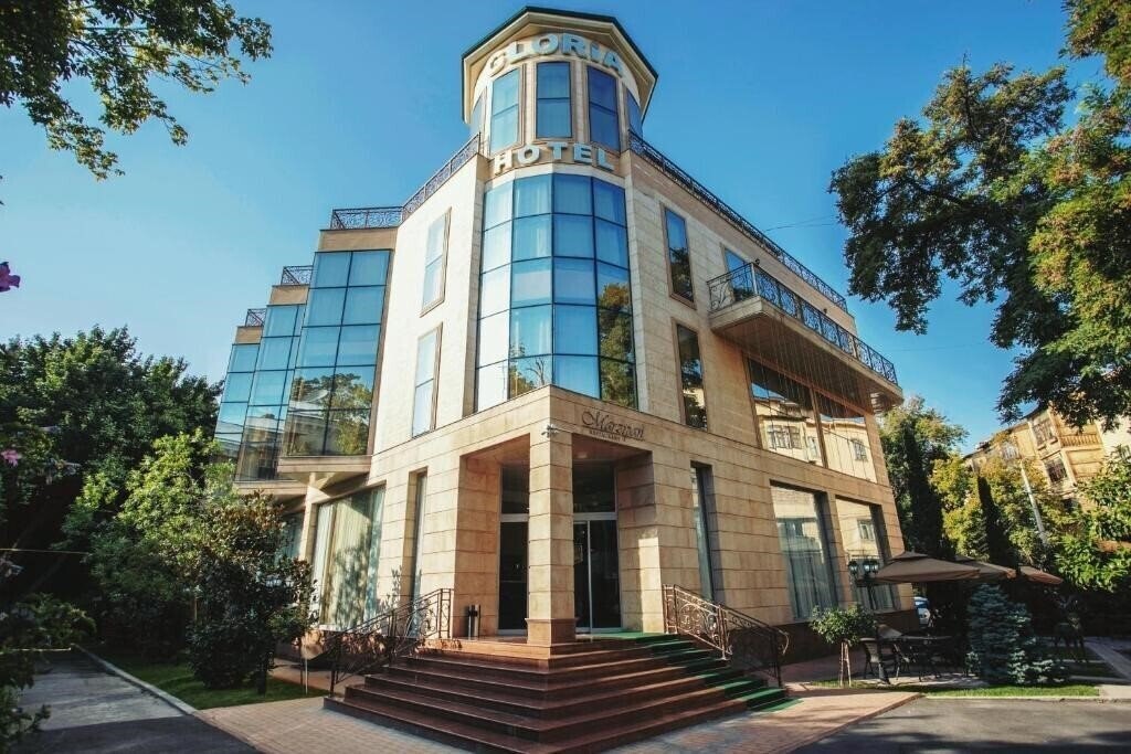 Отель Gloria 4*