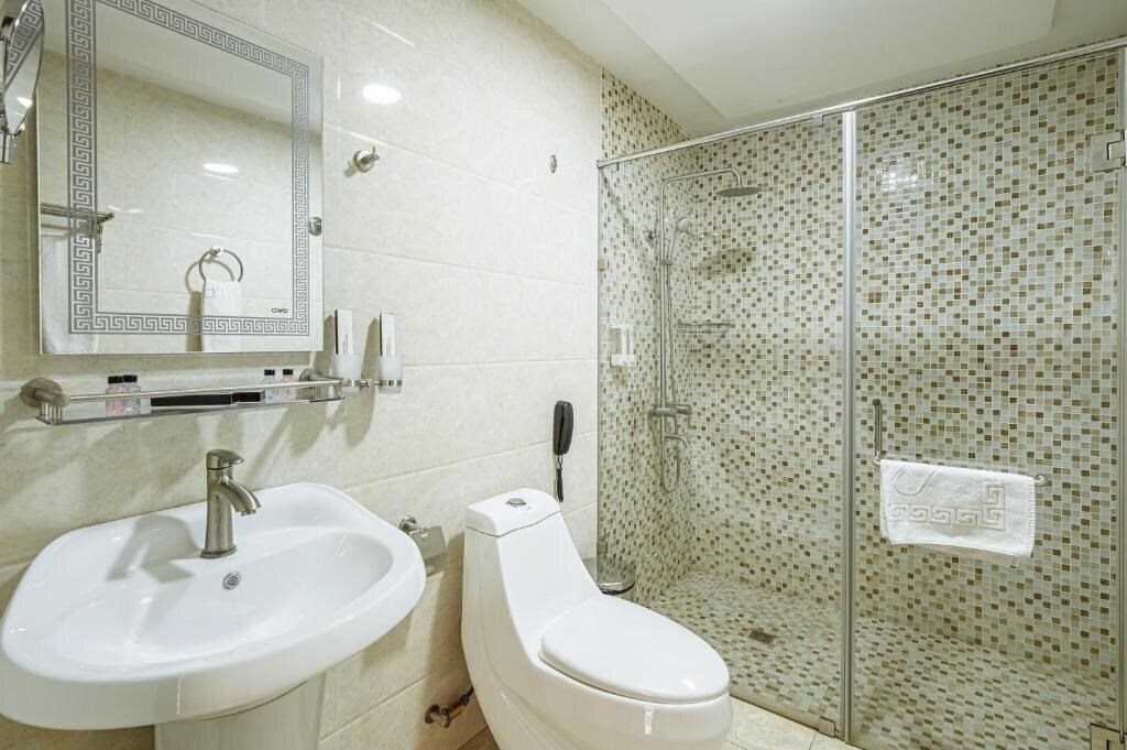 Daniel Hill 5* суреті