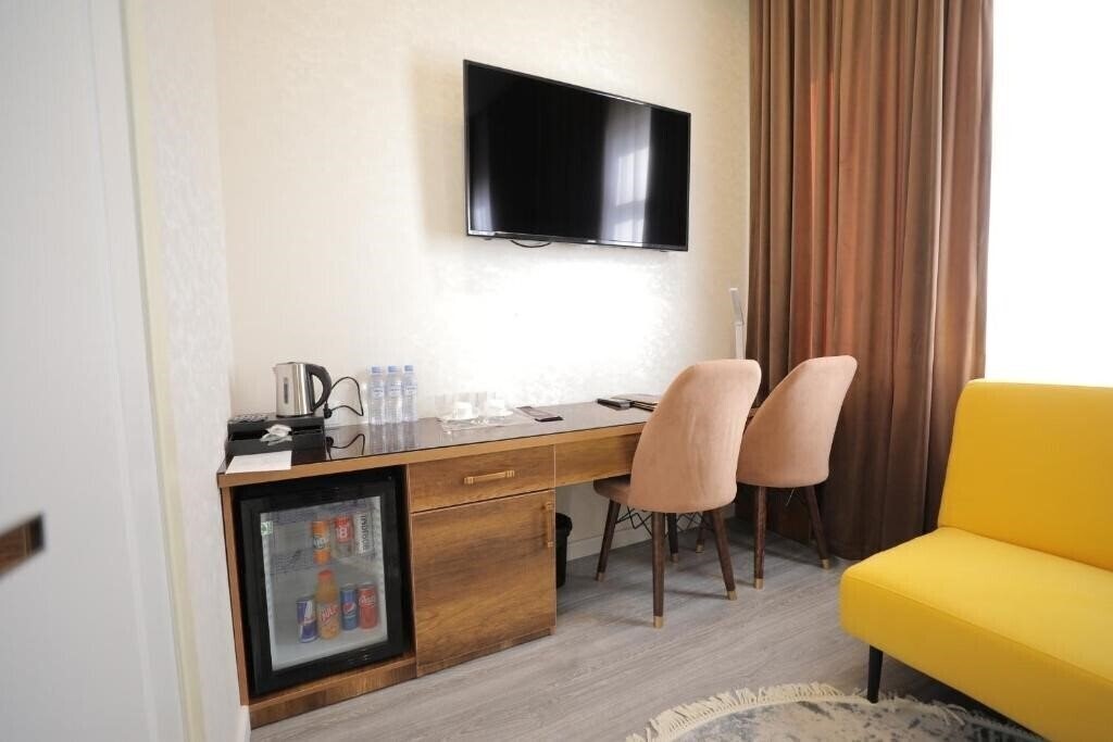 Maxwell 3* суреті