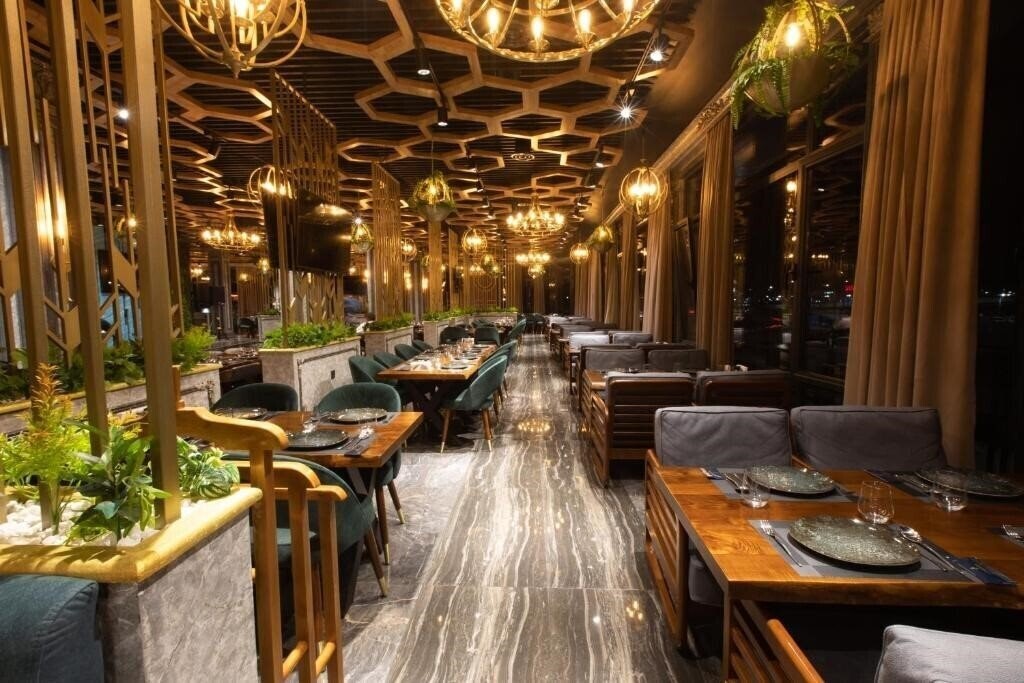 Roadside By Horrot 4* суреті