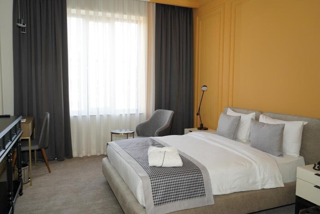 Bentley Hotel Tashkent 4* фотосуреті