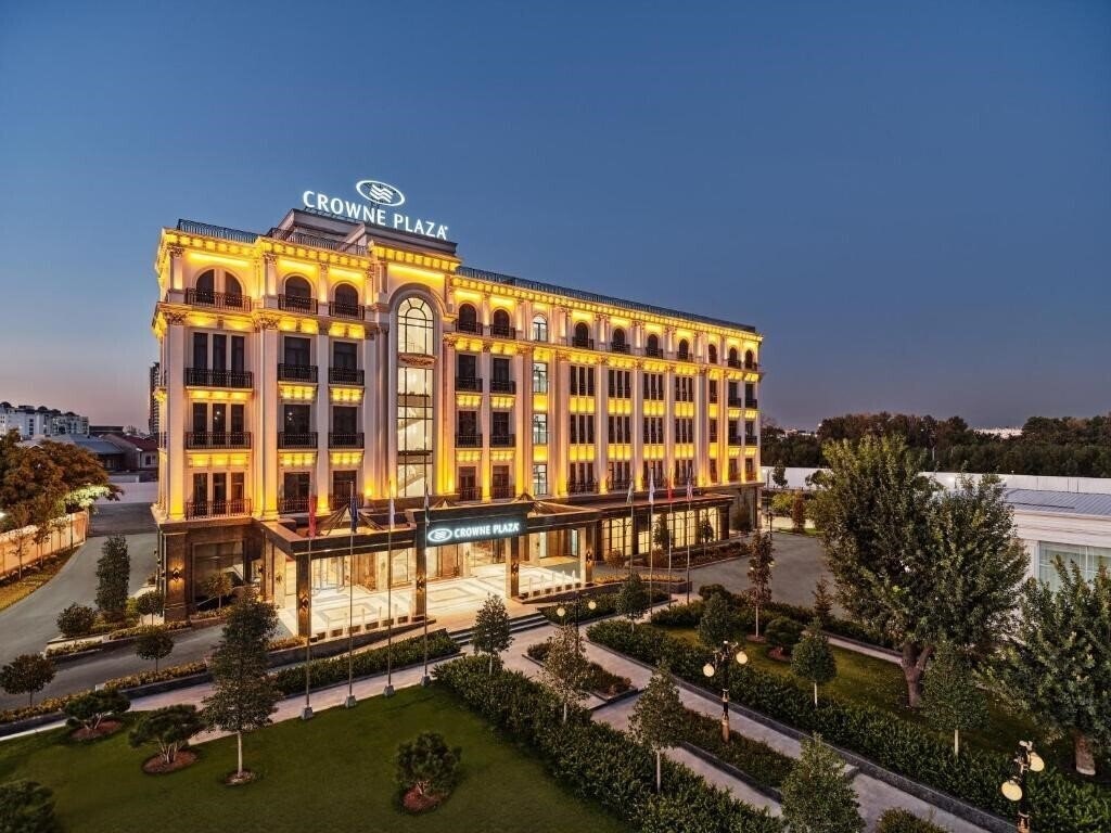 Crown Plaza 4* қонақ үйі