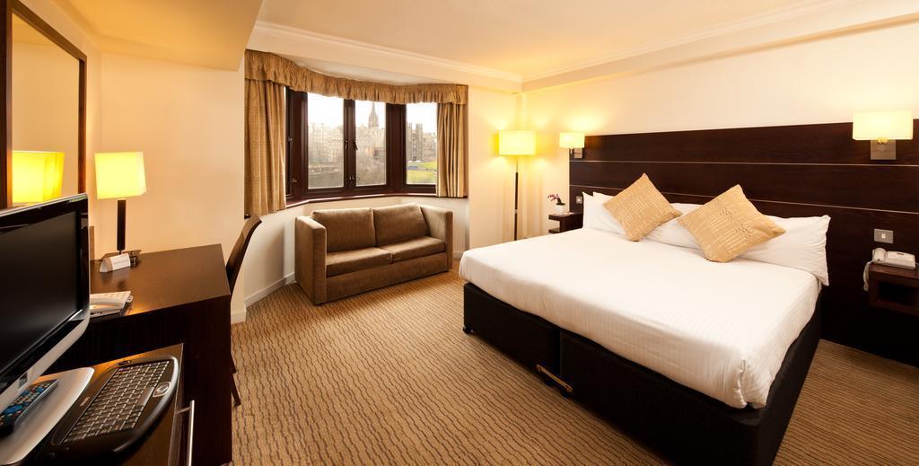 Фото Mercure Edinburgh Princess 3*