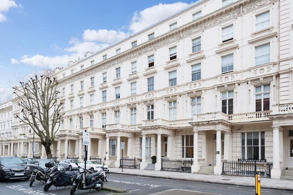 Hyde Park Executive Apartments 3* суреті