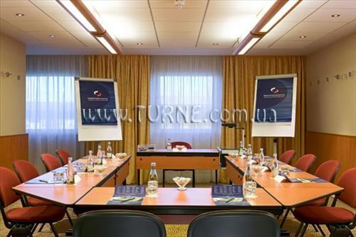 Отель Novotel London Greenwich 4*