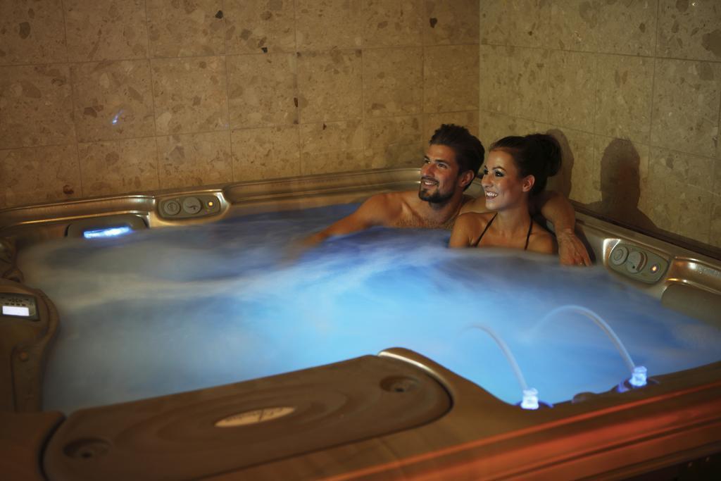 Отель Six Inn Hotel Budapest 3*