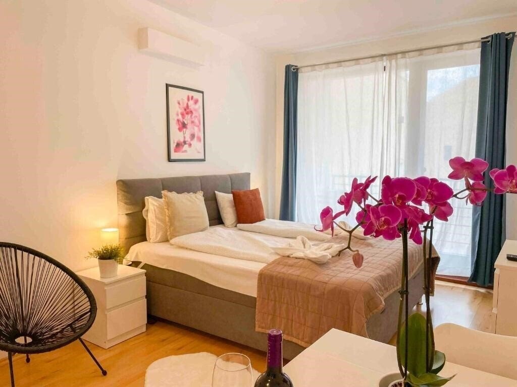 Фото Opera Residence Apartment Hotel 3*