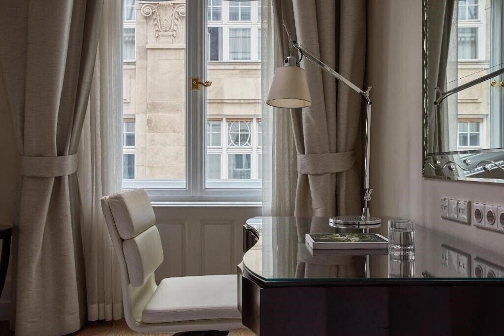 Фотография Four Seasons Gresham Palace (ex. Four Seasons Gresham Palace Hotel) 5*