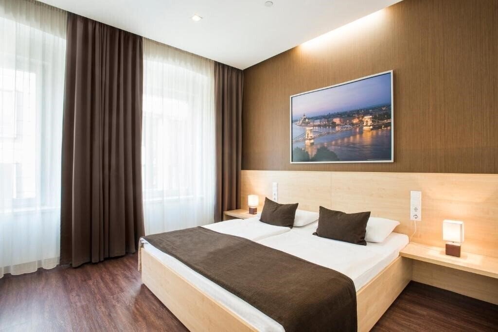Отель Promenade City Hotel 3*