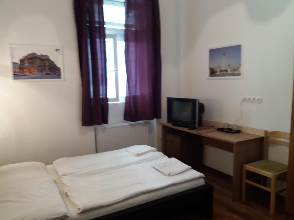 Central Green Hotel 3* қонақ үйі