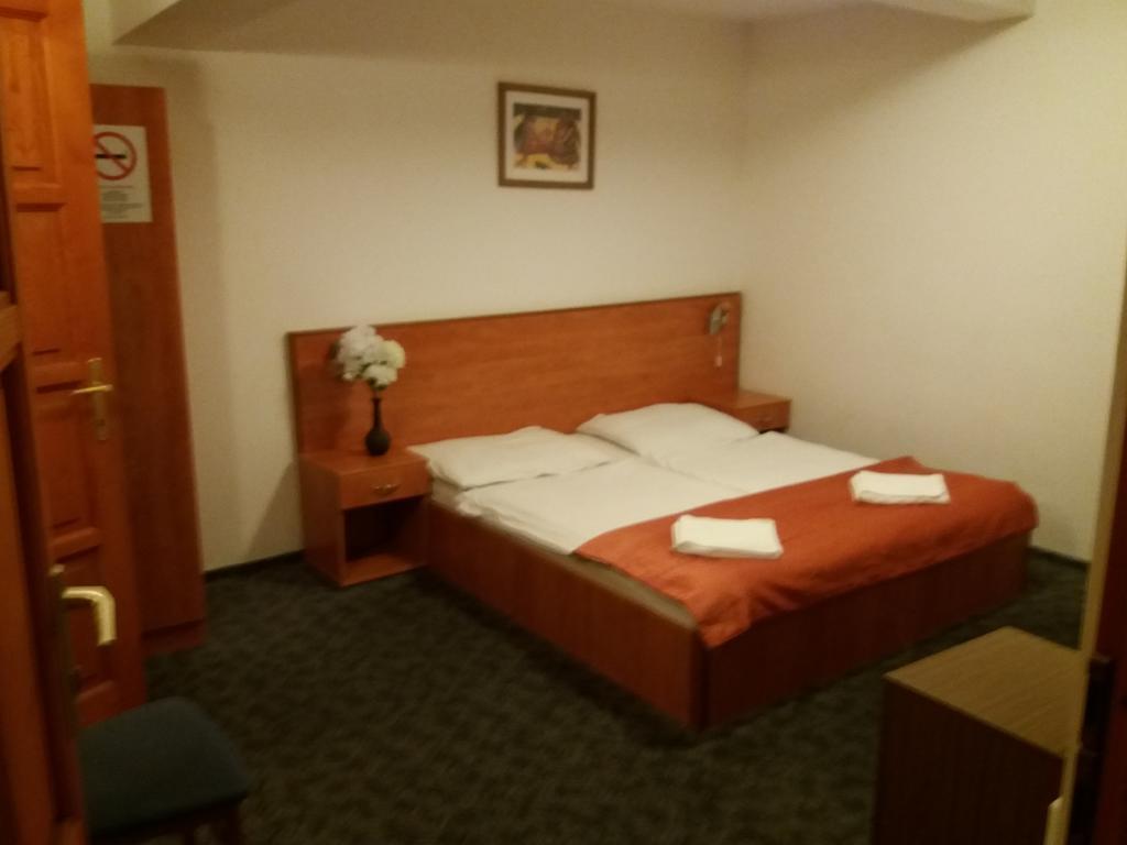 Central Green Hotel 3* суреті