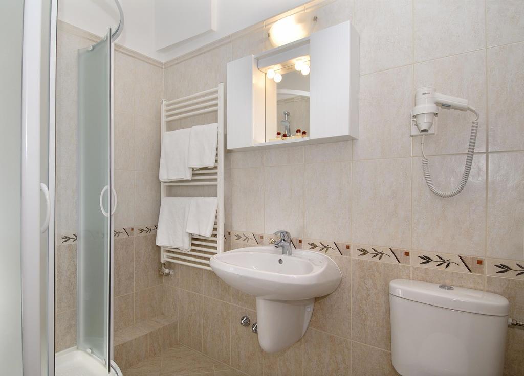 Hotel Charles 3* фотосуреті