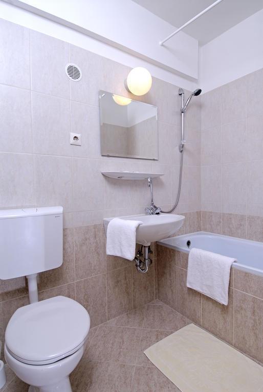 Hotel Charles 3* суреті