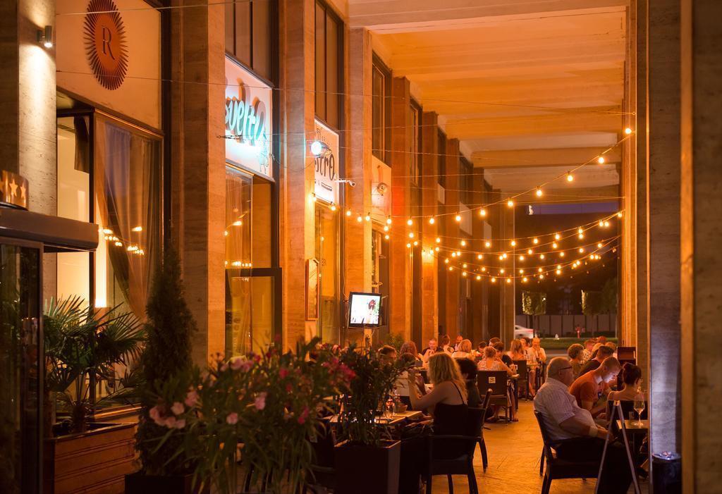 Фотография Regency Suites 4*