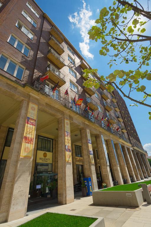 Картинка Regency Suites 4*