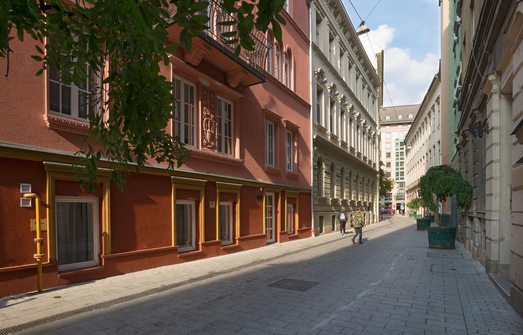 Отель Bastion Hotel Budapest 4*