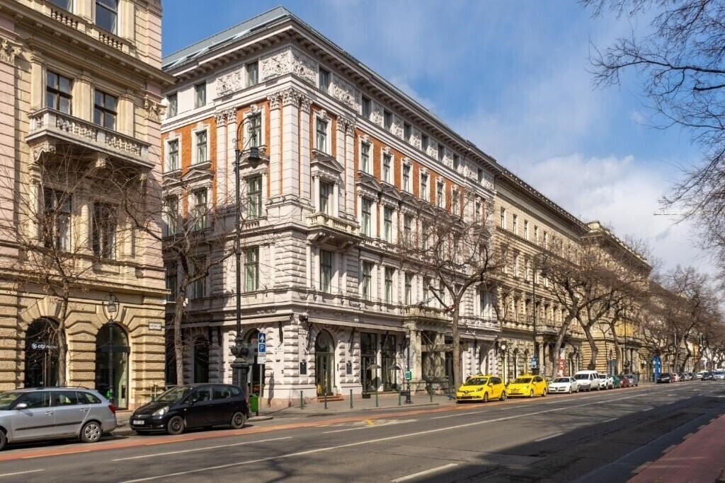 Hotel Moments Budapest 4* фотосуреті