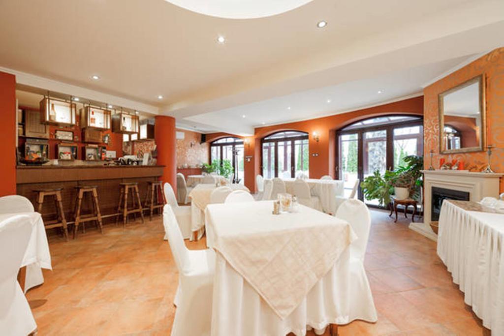 Bobbio Hotel 3* суреті