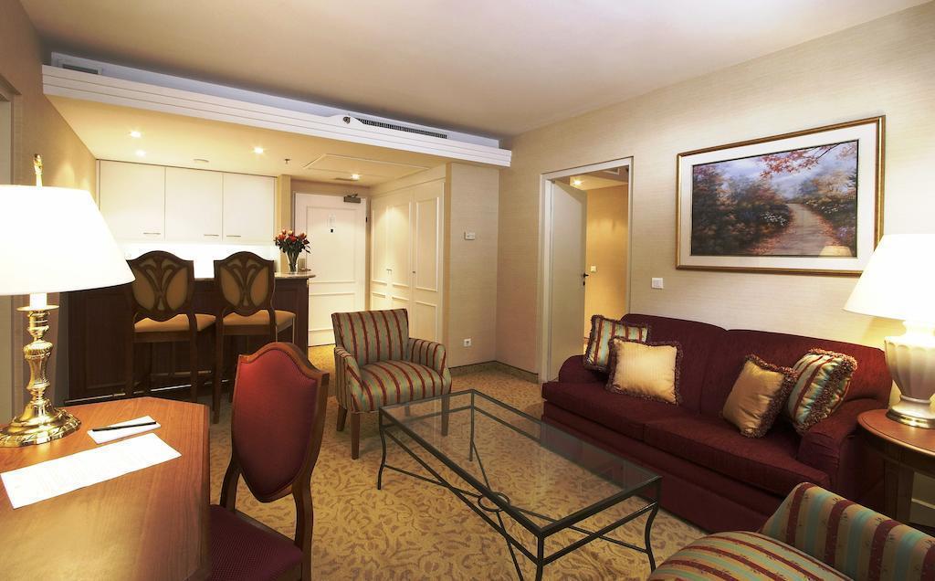 Millennium Court 4* фотосуреті