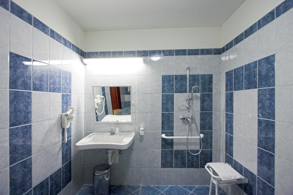 Hotel Benczur 3* суреті