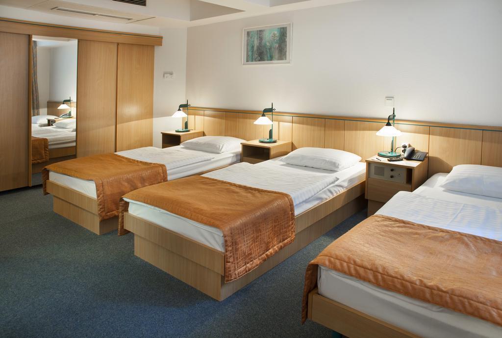 City Hotel Matyas 3* фотосуреті