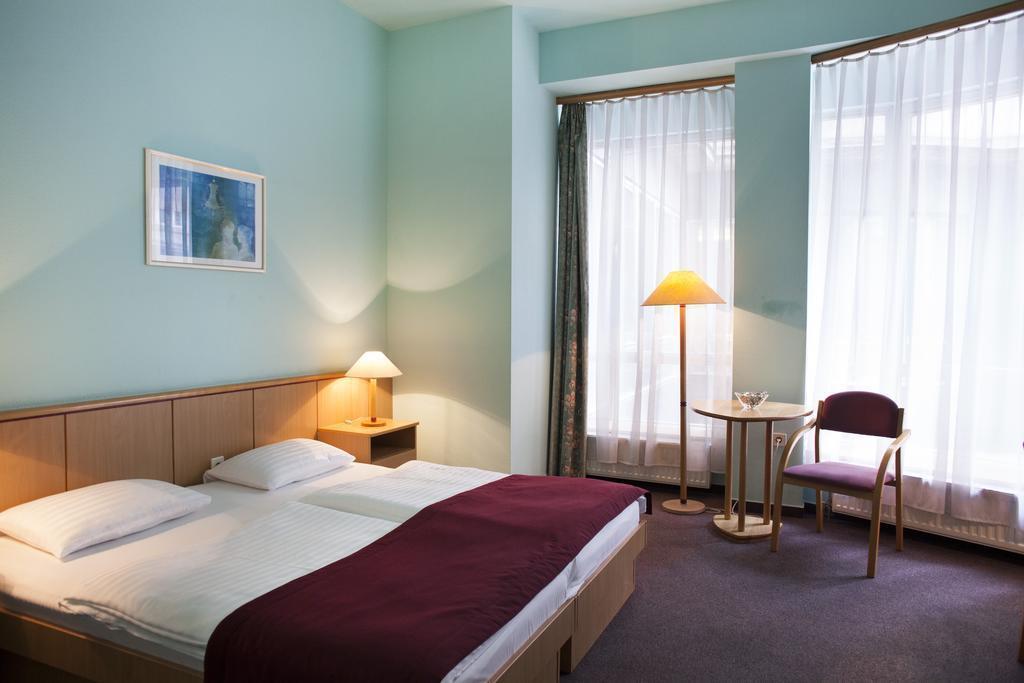 City Hotel Pilvax 3* қонақ үйі
