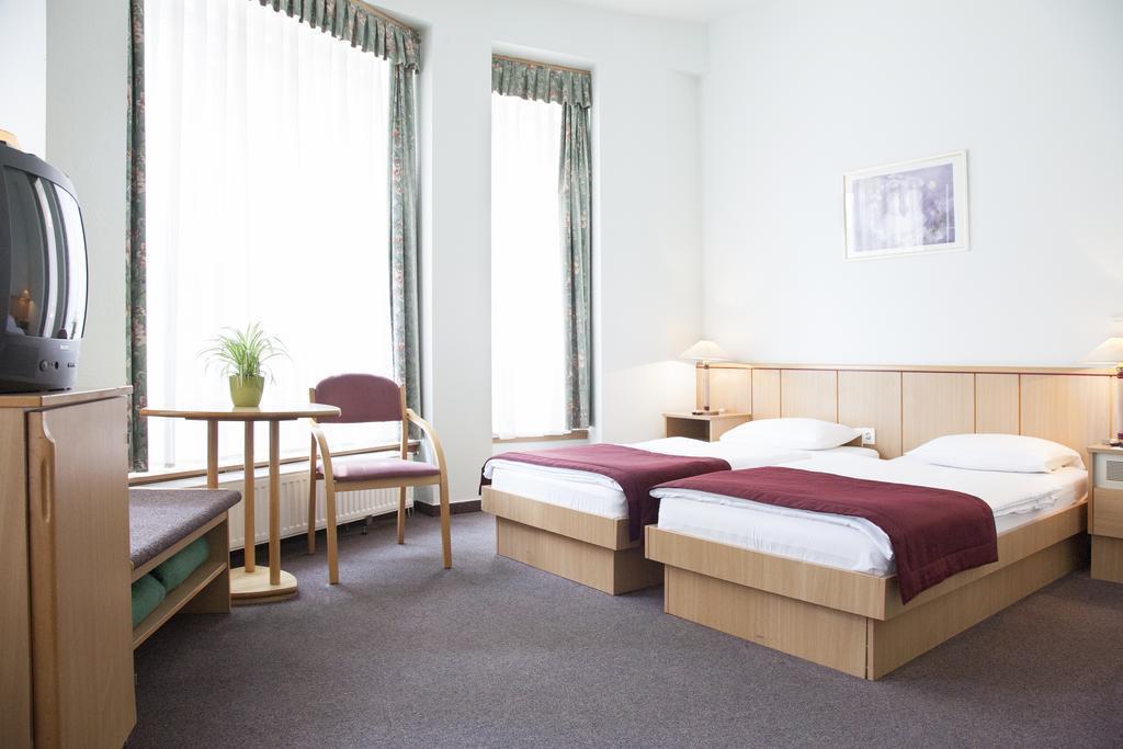 City Hotel Pilvax 3* фотосуреті