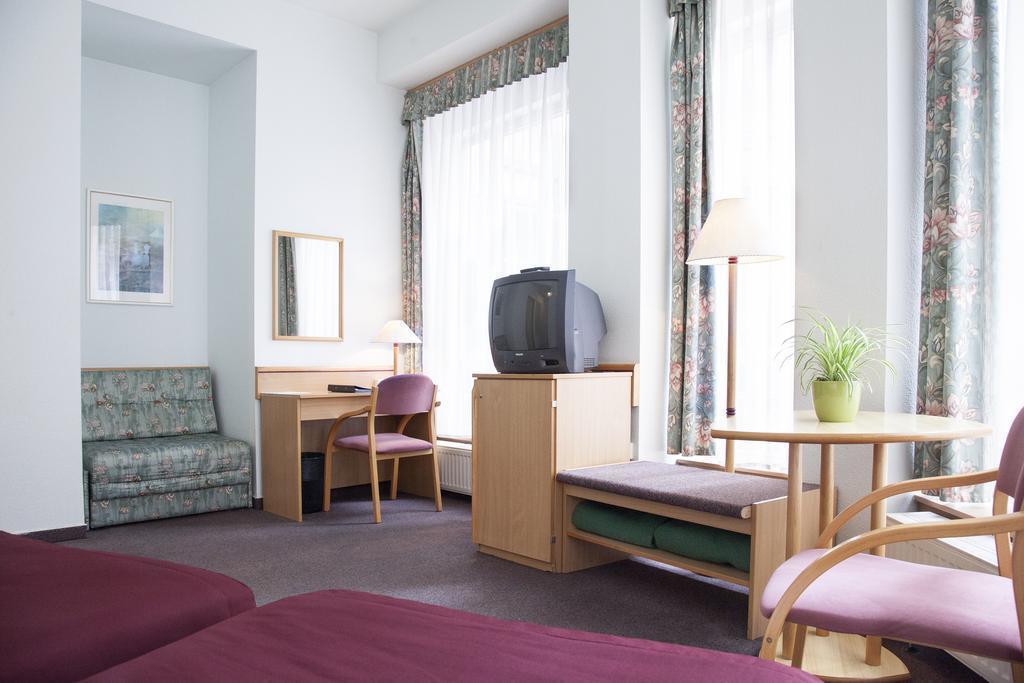 City Hotel Pilvax 3* суреті
