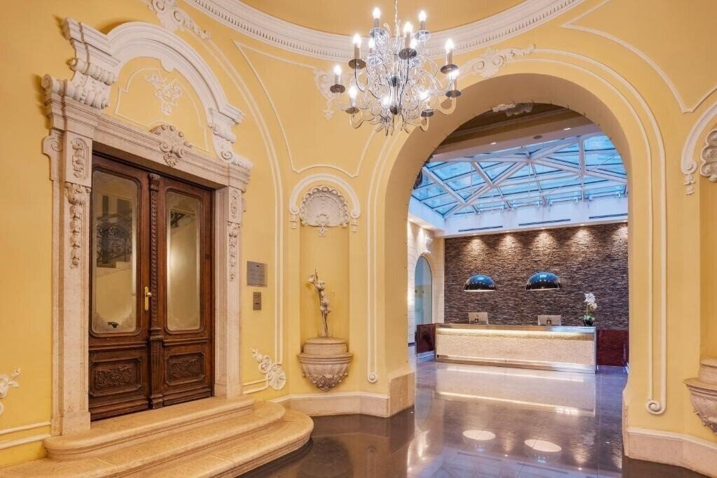 Отель Palazzo Zichy 4*