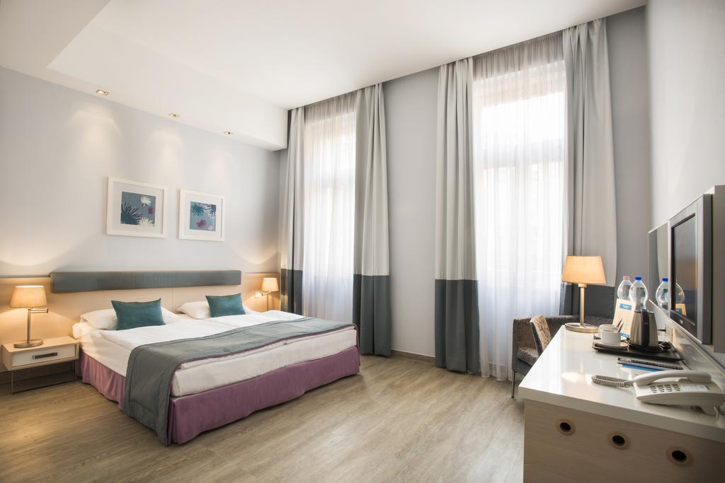 Отель Atrium Fashion 4*