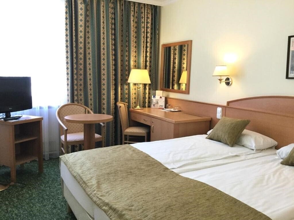 Erzsebet Hotel 3* фотосуреті