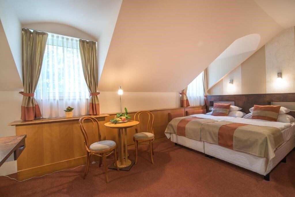 Hotel Spa Heviz (ex. Spa Heviz) 4* суреті